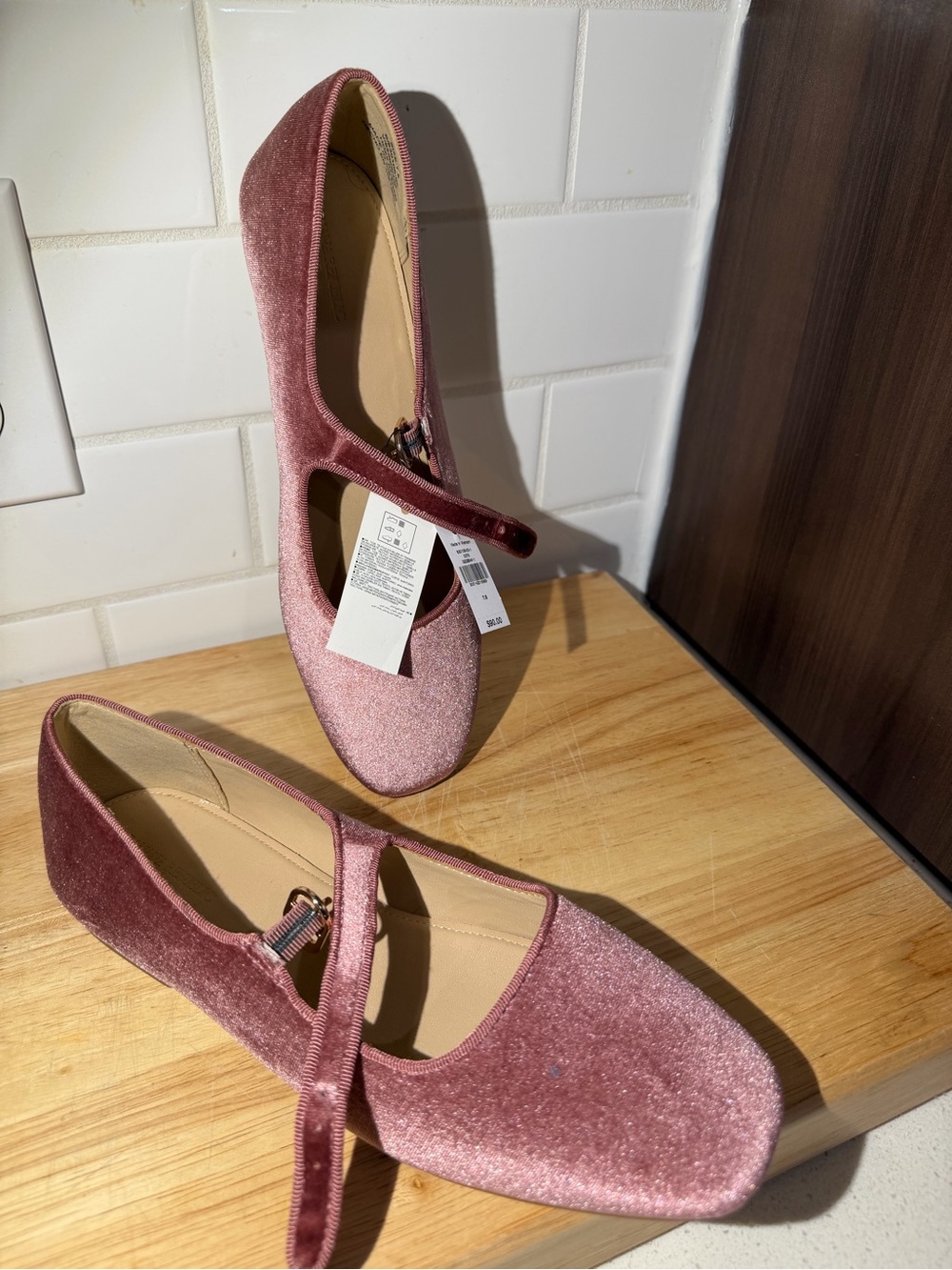 Banana Republic Velvet Mary Jane flat- Size 7.5 - Picture 5 of 12